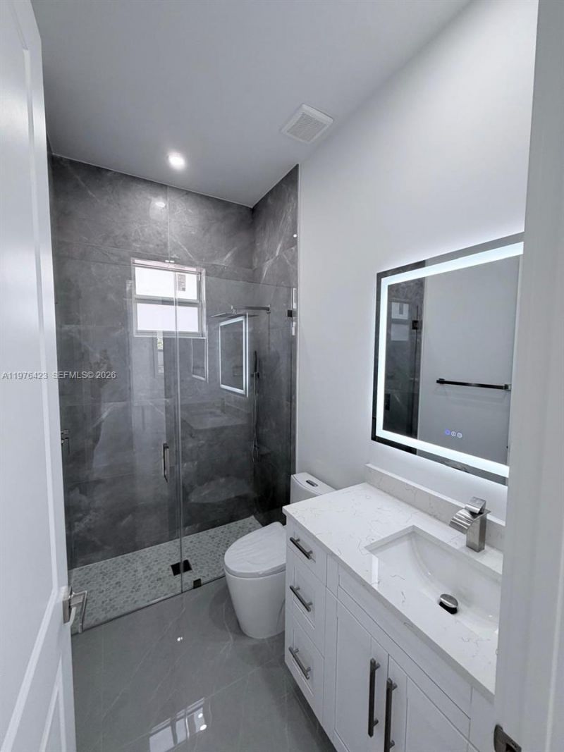 1120 NE 32nd Ln, Cape Coral, FL 33990 Photo