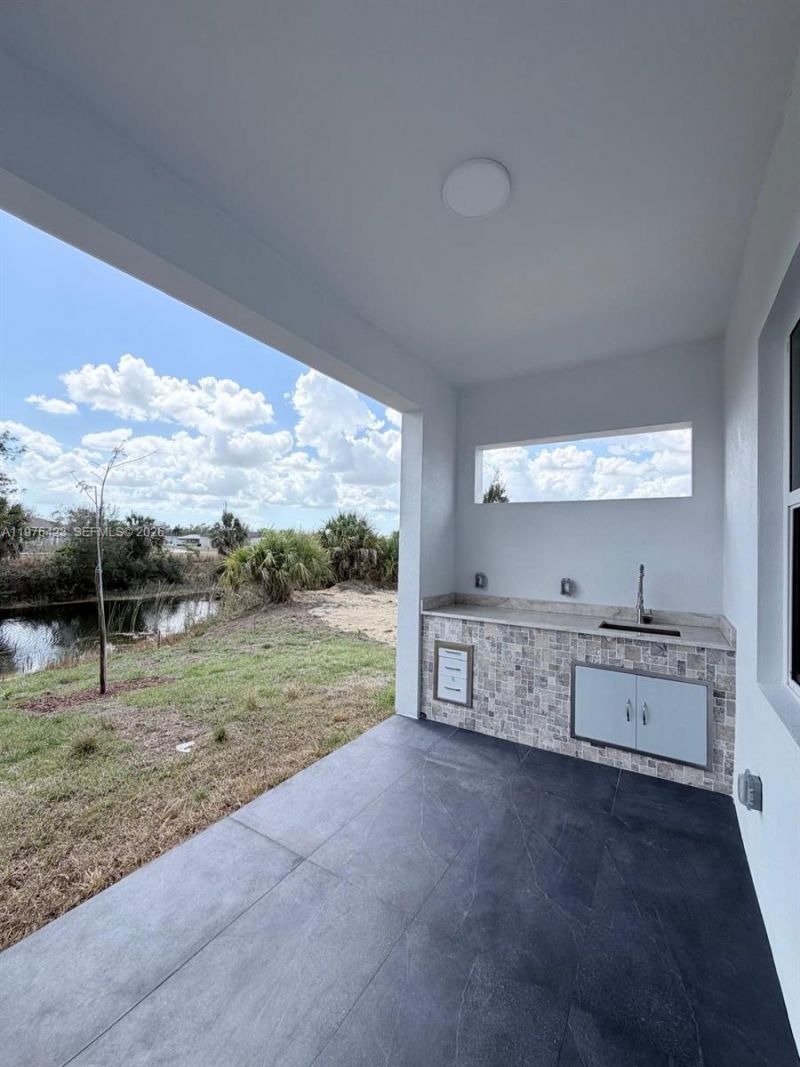 1120 NE 32nd Ln, Cape Coral, FL 33990 Photo