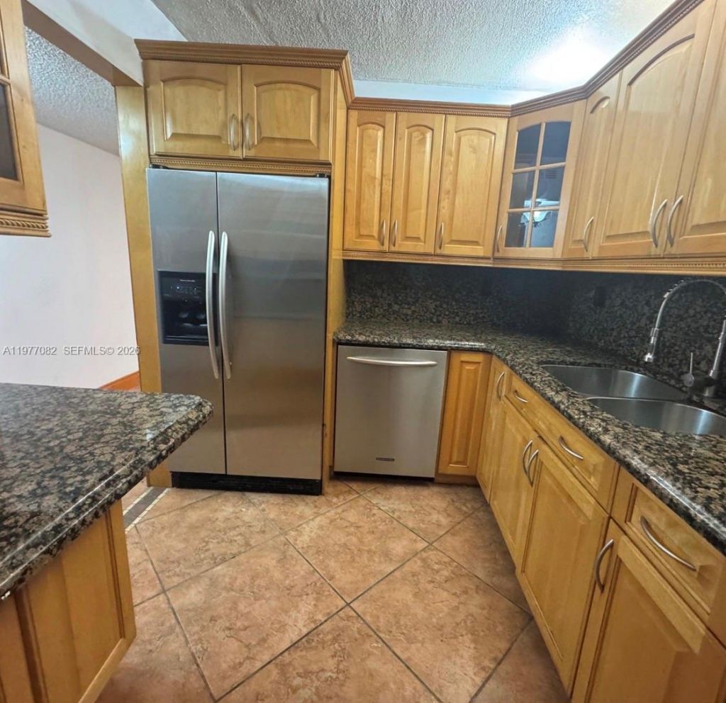 1855 W 60th St, Unit 425, Hialeah, FL 33012 Photo