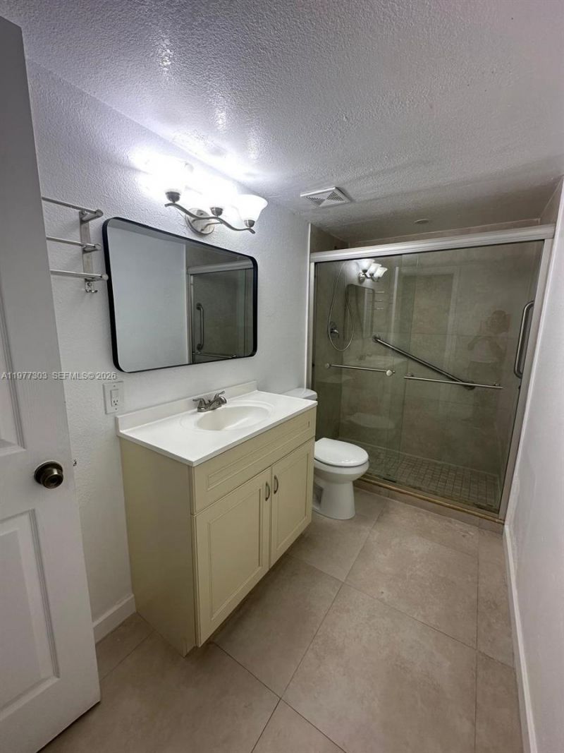 1885 W 56th St , Unit 112, Hialeah, FL 33012 Photo