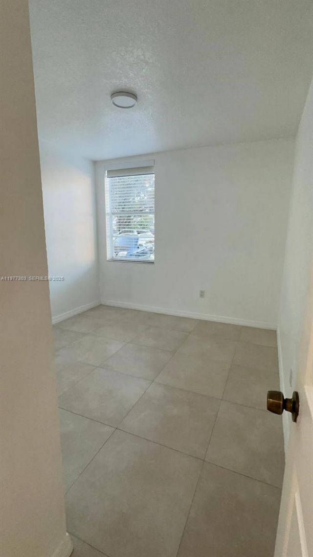 1885 W 56th St , Unit 112, Hialeah, FL 33012 Photo