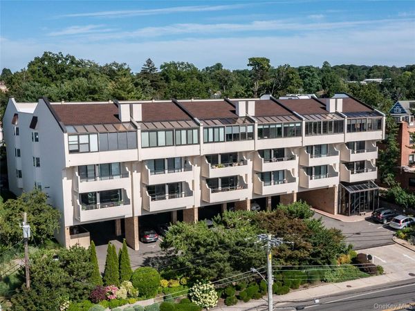 372 Main Street , Unit 105, Port Washington, NY 11050