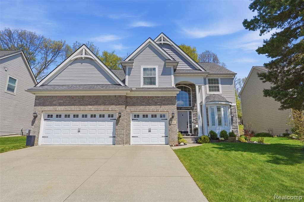 529 Napa Valley Drive, Milford Township, MI 48381 Main Photo