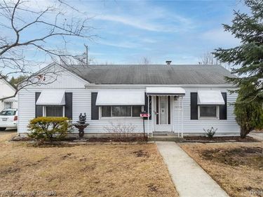 26304 Barnes Street , Roseville, MI 48066