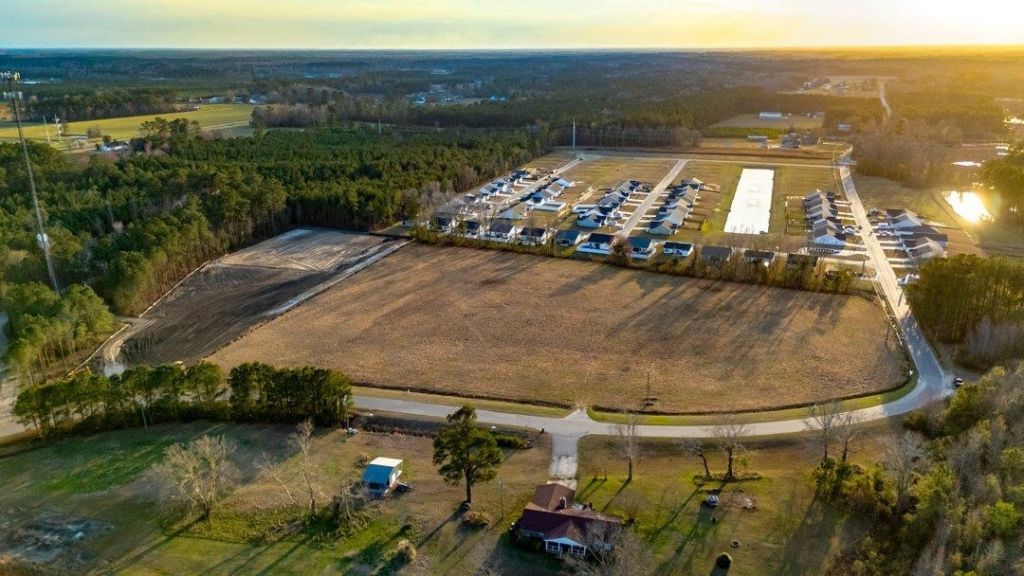 4.3 Acres Night Owl Ln. Photo 1