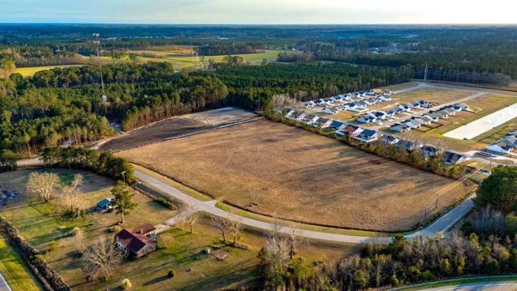 4.3 Acres Night Owl Ln. Photo 3