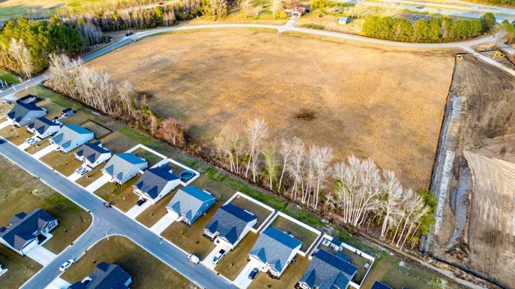 4.3 Acres Night Owl Ln. Photo 9