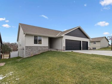 370 Eastwood Drive , Louisville, NE 68037
