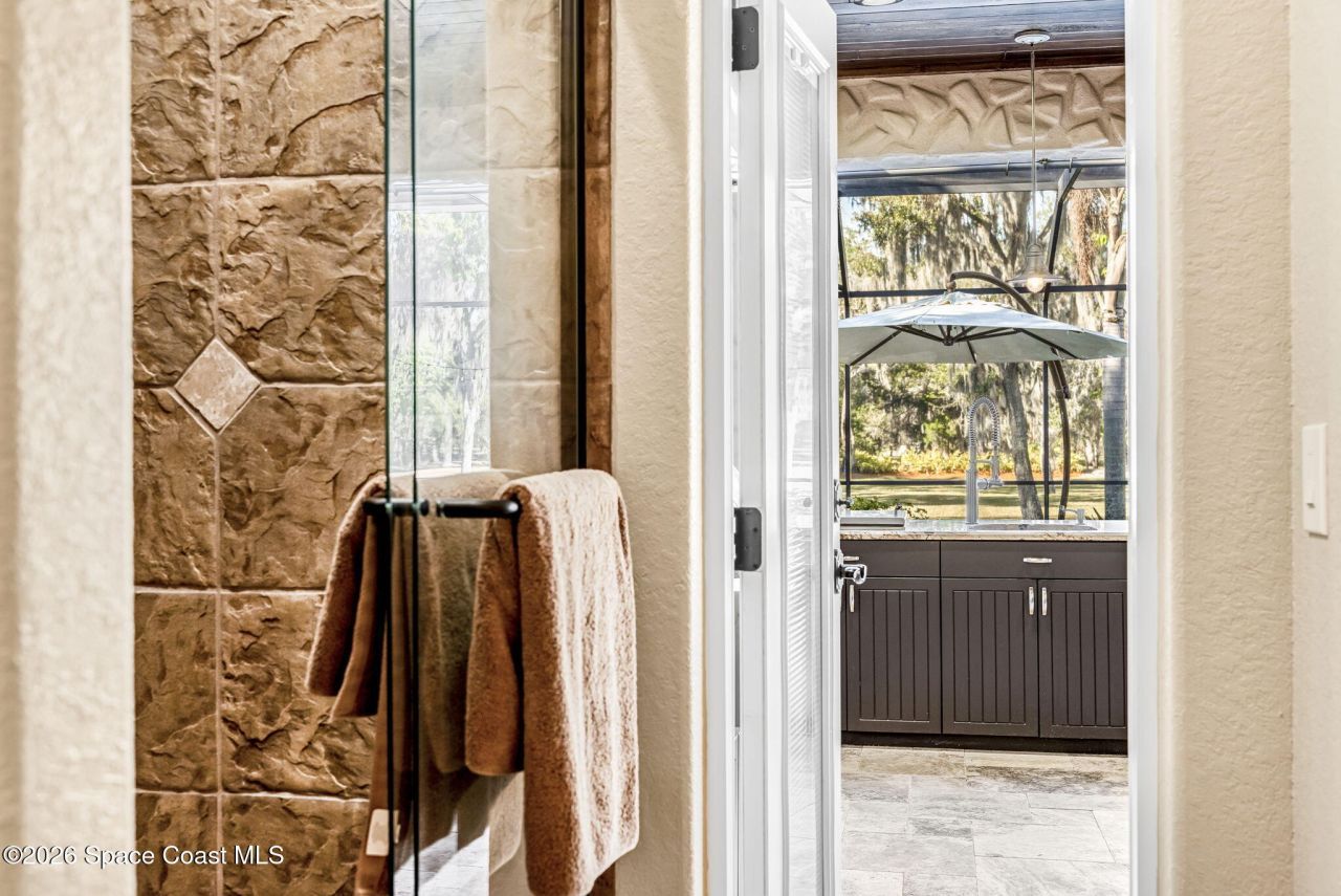 450 E Hall Road, Merritt Island, FL 32953 Photo