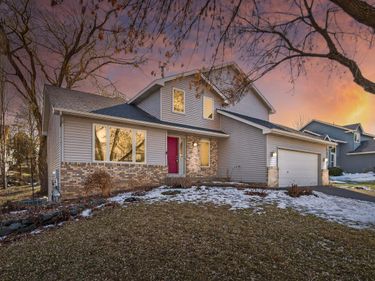 14825 39th Avenue N, Plymouth, MN 55446