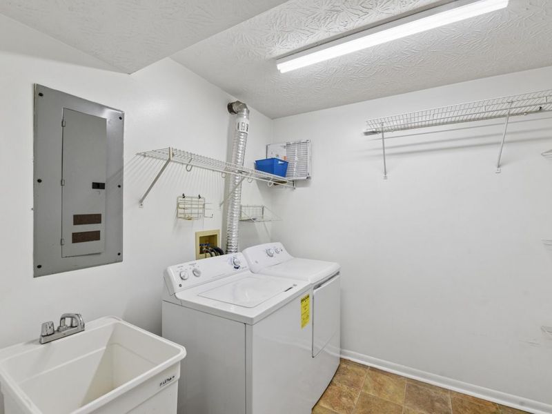 2097 Clareglen Drive, Unit 102, Crescent Springs, KY 41017 Photo 14