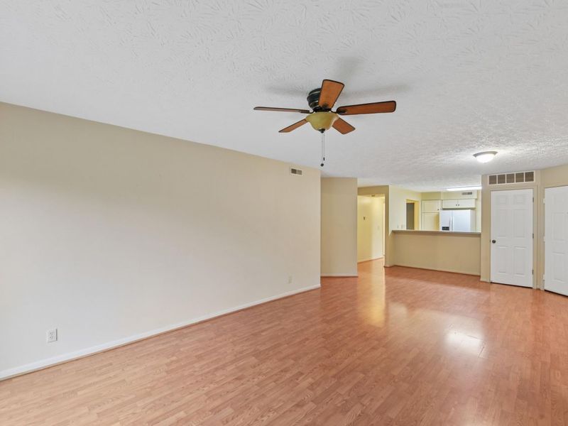 2097 Clareglen Drive, Unit 102, Crescent Springs, KY 41017 Photo 3