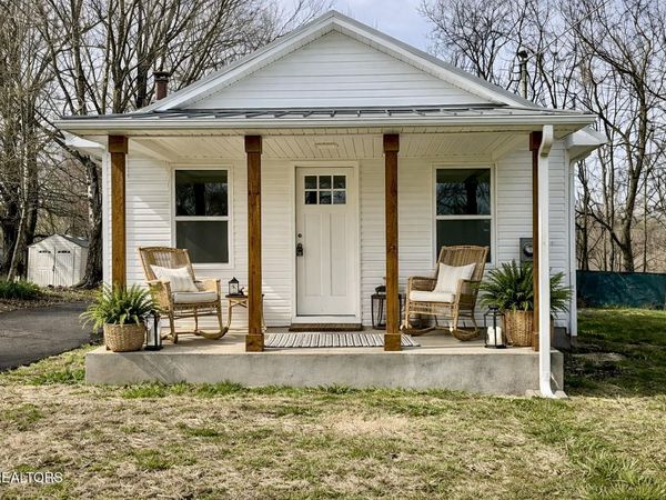 1607 Berry Rd, Knoxville, TN 37920