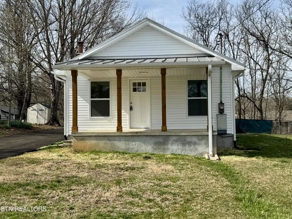 1607 Berry Rd, Knoxville, TN 37920