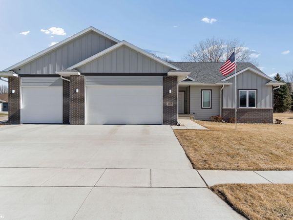 305 W 12th Avenue, Clear Lake, IA 50428