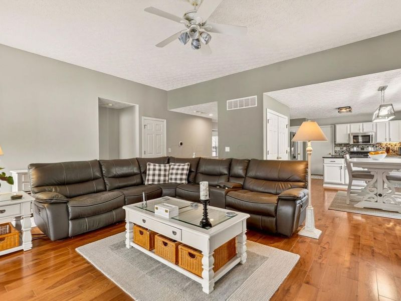 5645 Covington Meadows Drive, Westerville, OH 43082 Photo 17