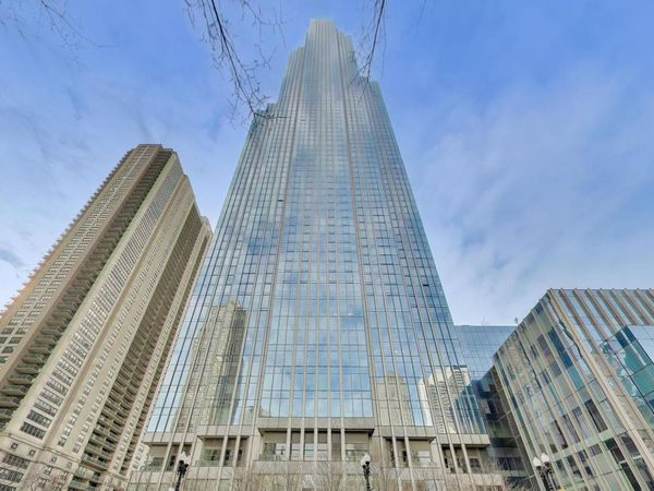 14 W Superior Street, Unit 1003, Chicago, IL 60654