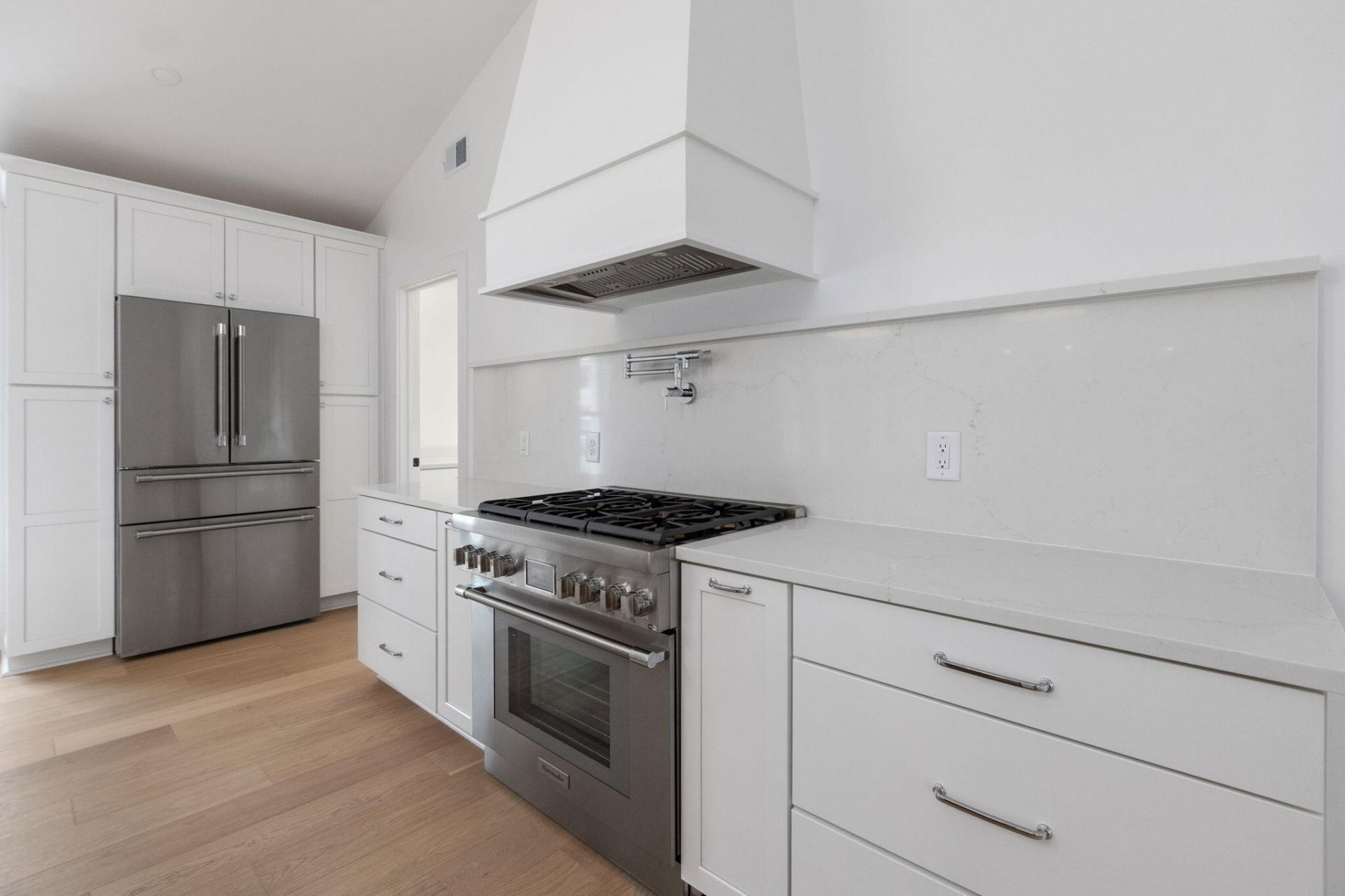 914 Cliffwood Drive Photo 17