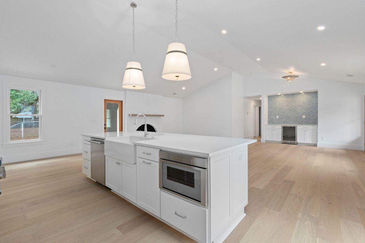 914 Cliffwood Drive Photo 17