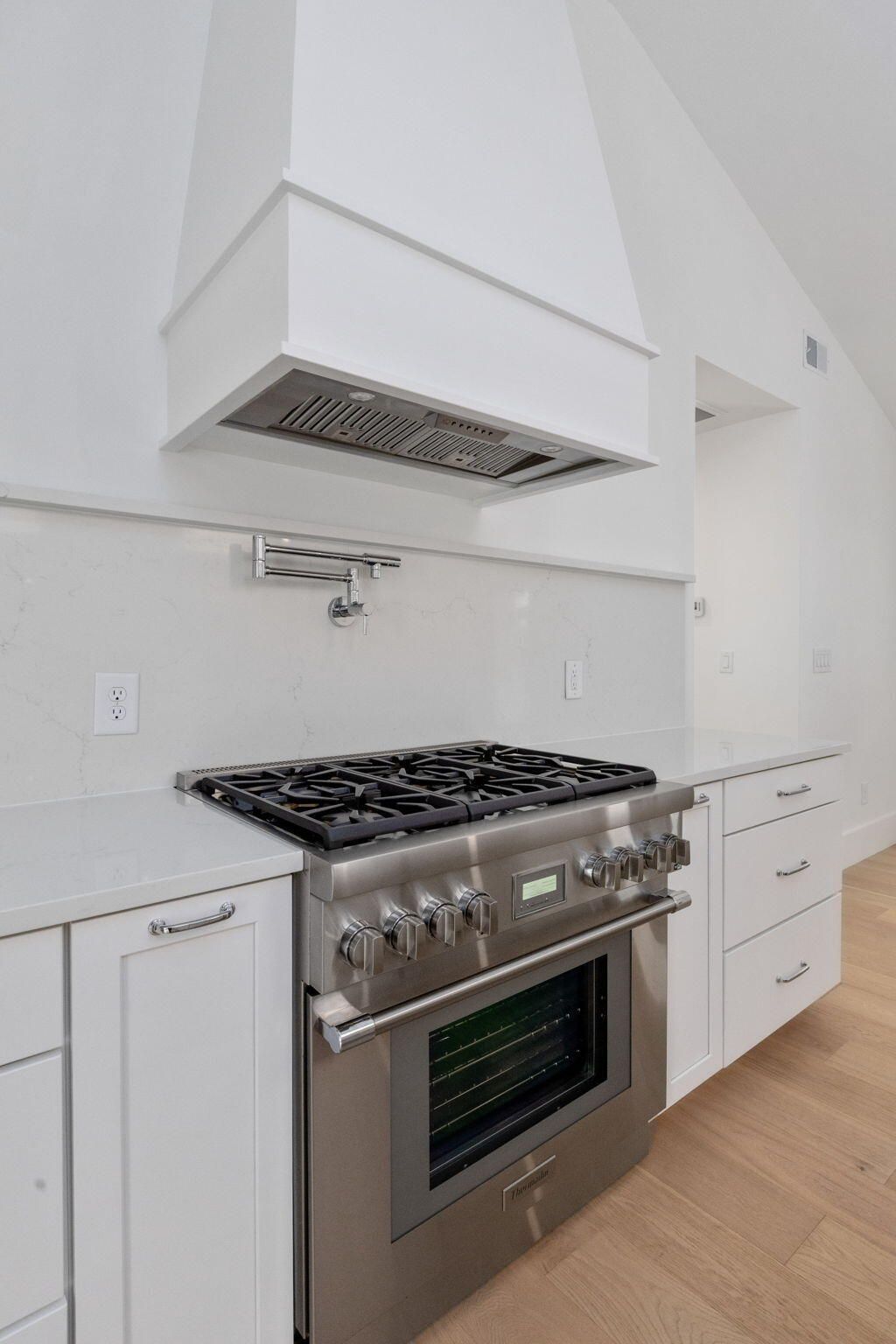 914 Cliffwood Drive Photo 18