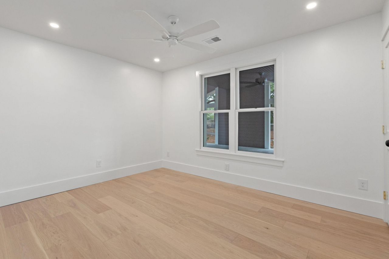 914 Cliffwood Drive Photo 31