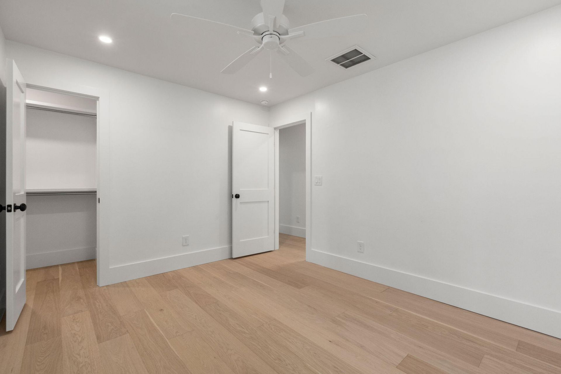 914 Cliffwood Drive Photo 34