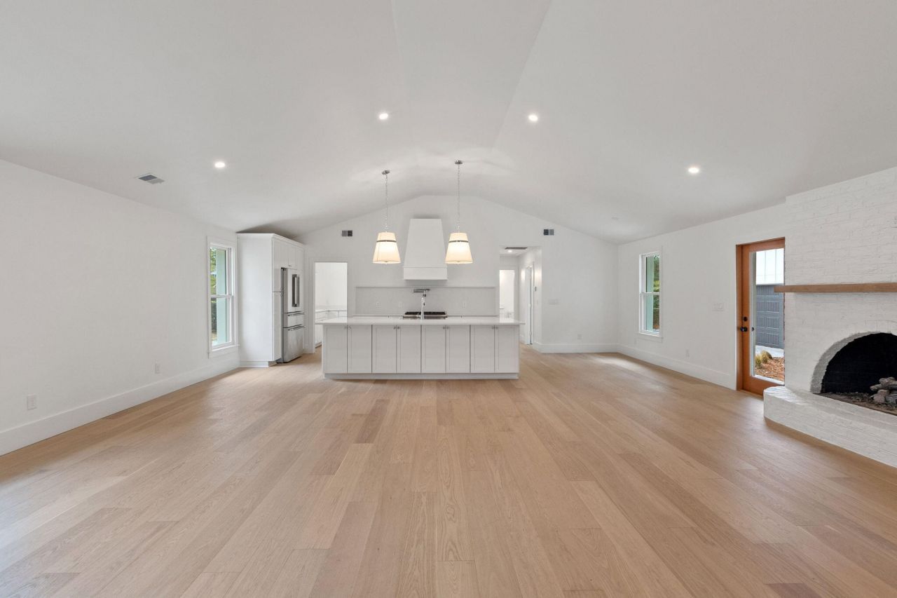 914 Cliffwood Drive Photo 4