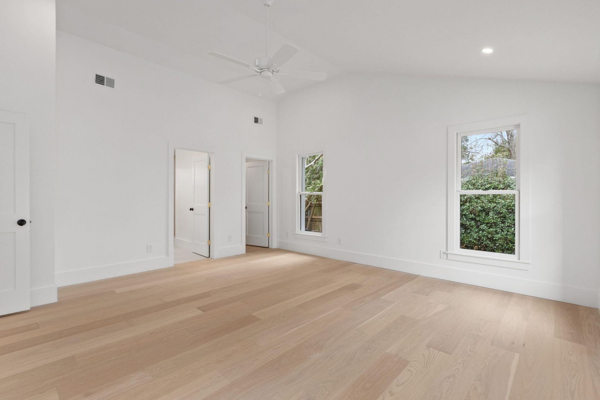 914 Cliffwood Drive Photo 42