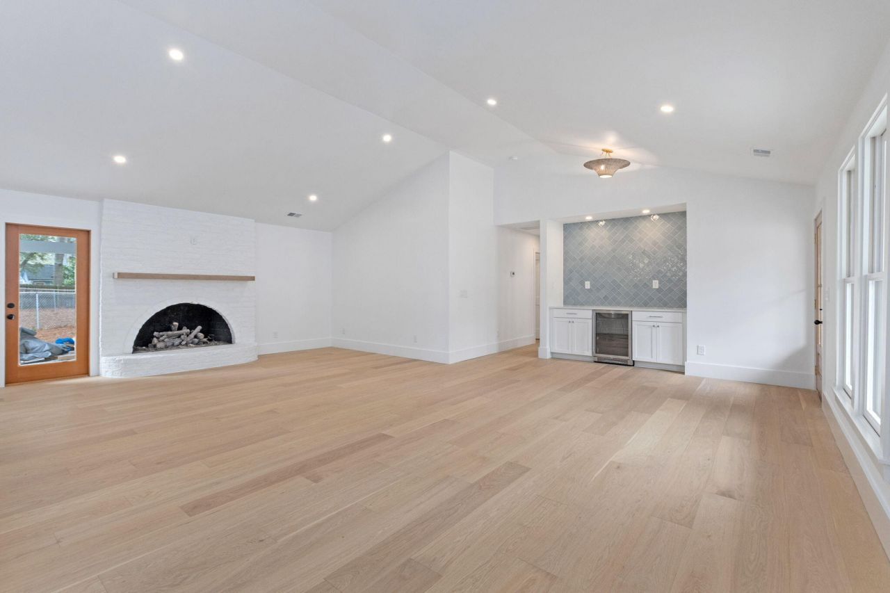 914 Cliffwood Drive Photo 6