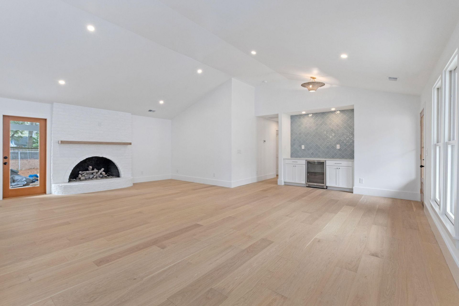 914 Cliffwood Drive Photo 7