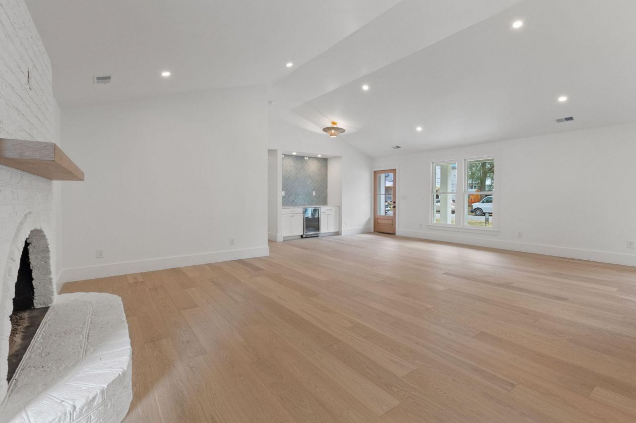 914 Cliffwood Drive Photo 8