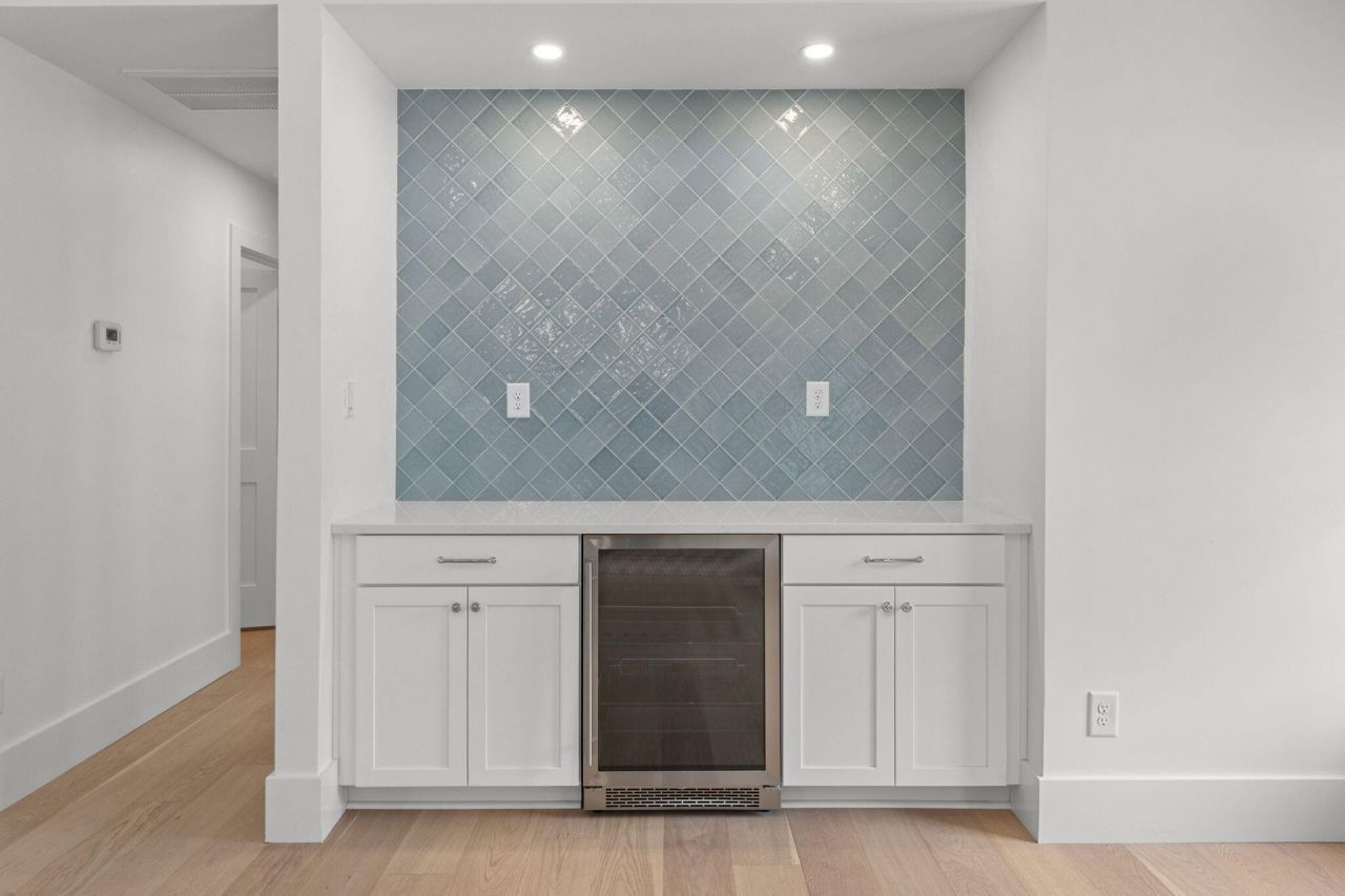 914 Cliffwood Drive Photo 9