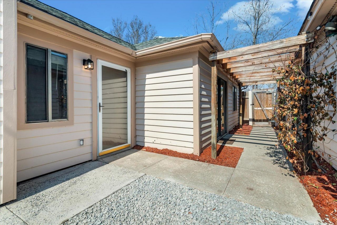 8687 Elsinore Court Photo 5