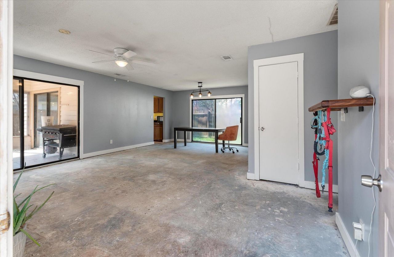 8687 Elsinore Court Photo 6