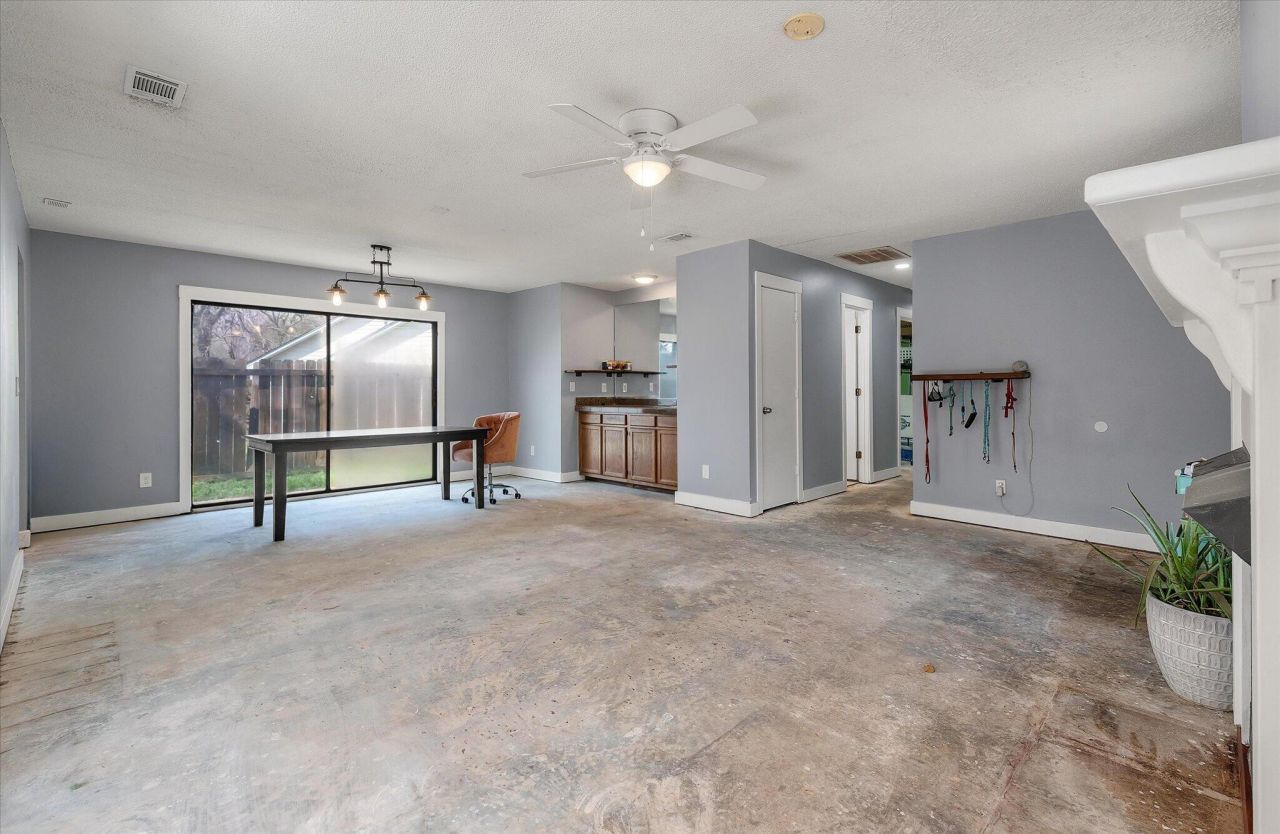 8687 Elsinore Court Photo 7