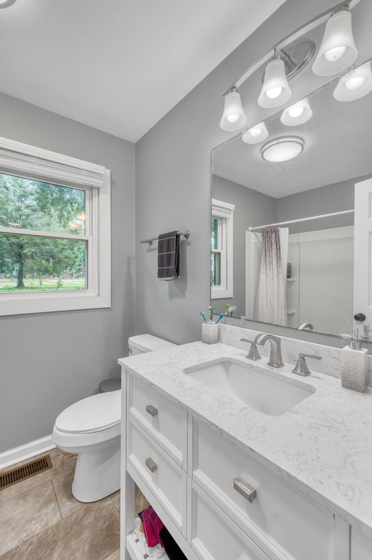 538 Castlebury Road Photo 19