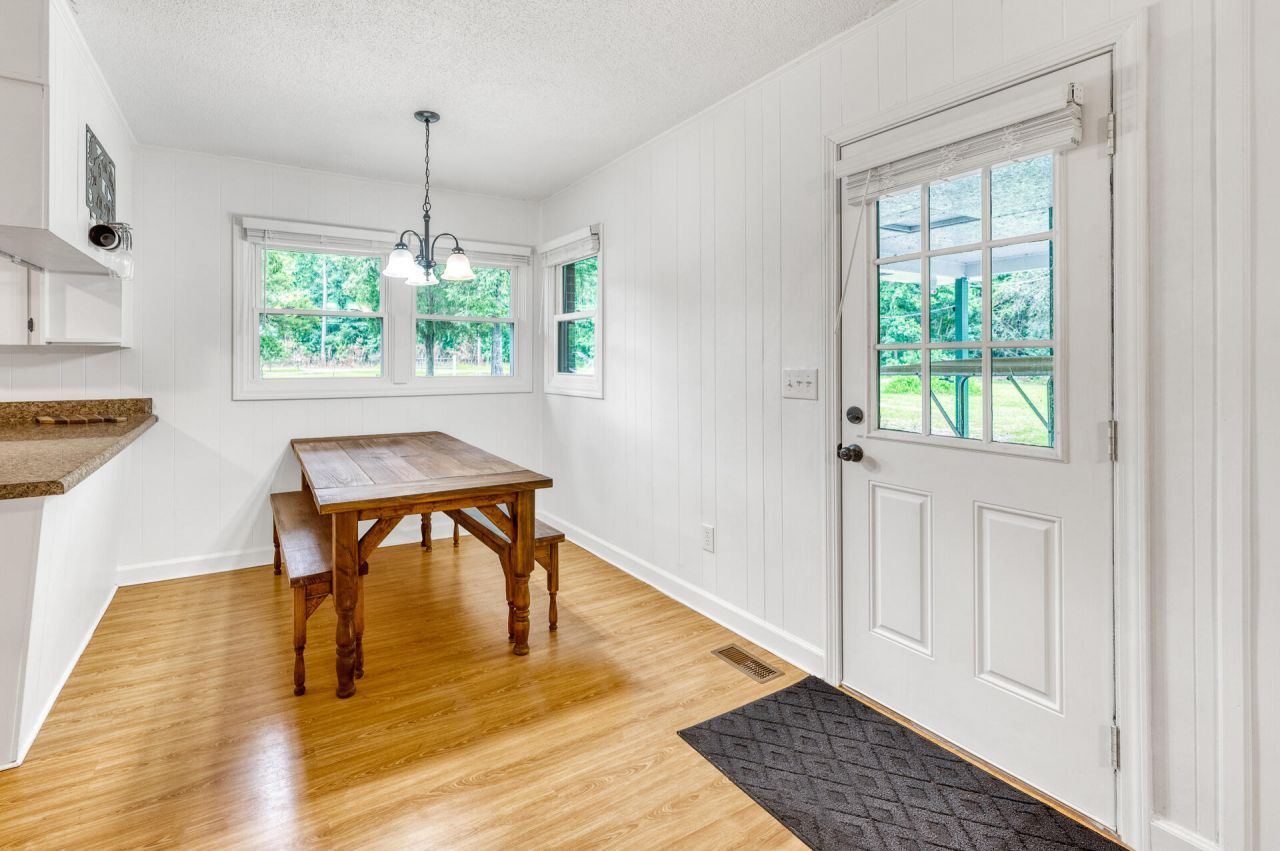 538 Castlebury Road Photo 20