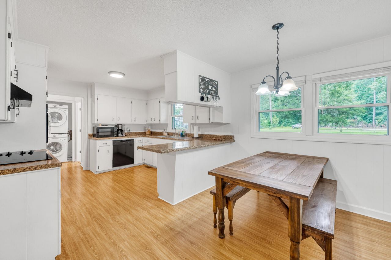 538 Castlebury Road Photo 21