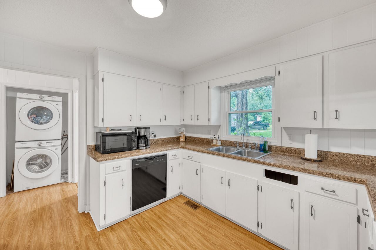 538 Castlebury Road Photo 24