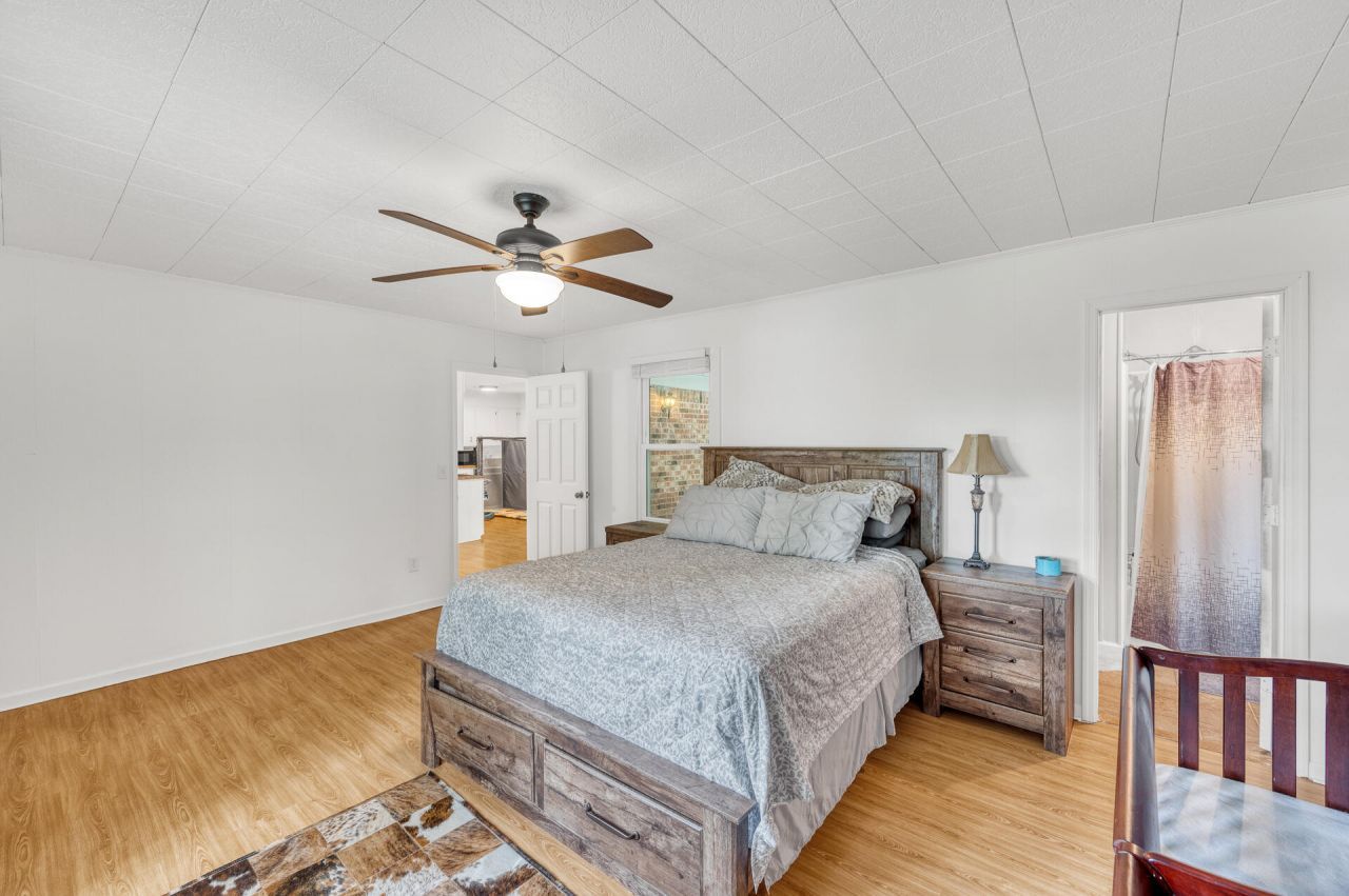 538 Castlebury Road Photo 26