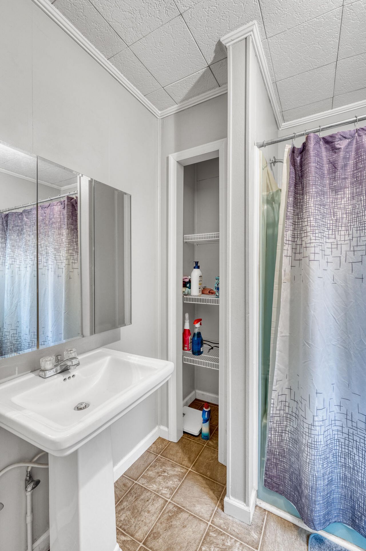 538 Castlebury Road Photo 27