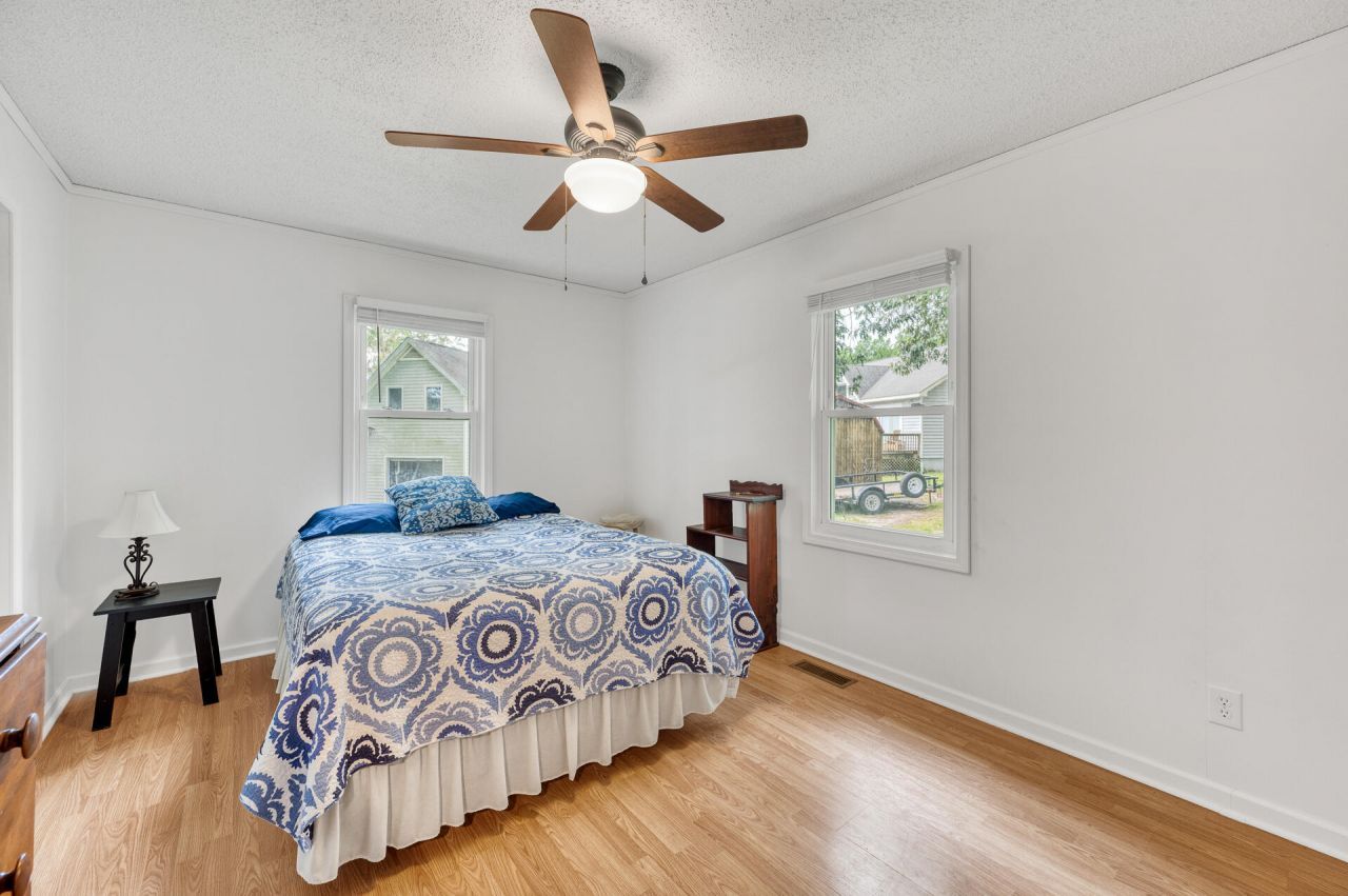 538 Castlebury Road Photo 28