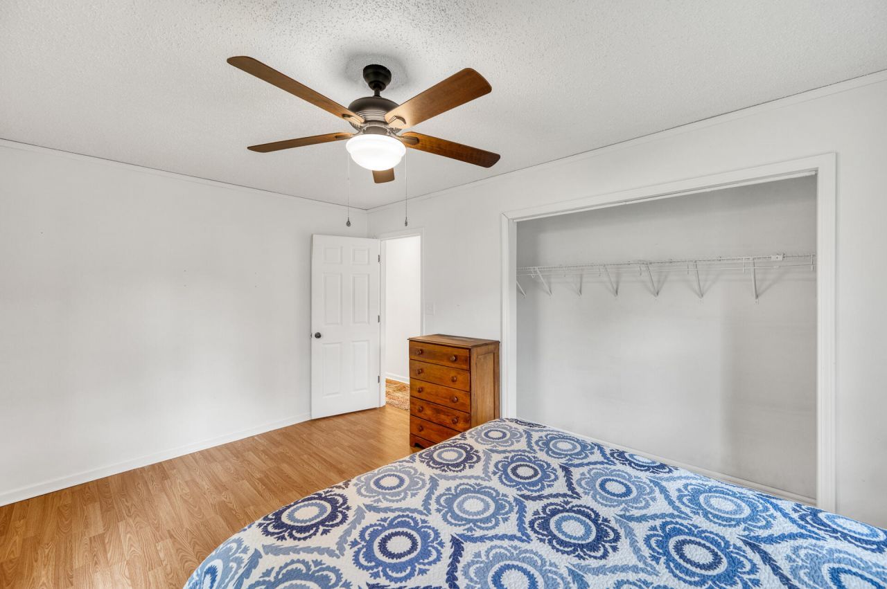 538 Castlebury Road Photo 29