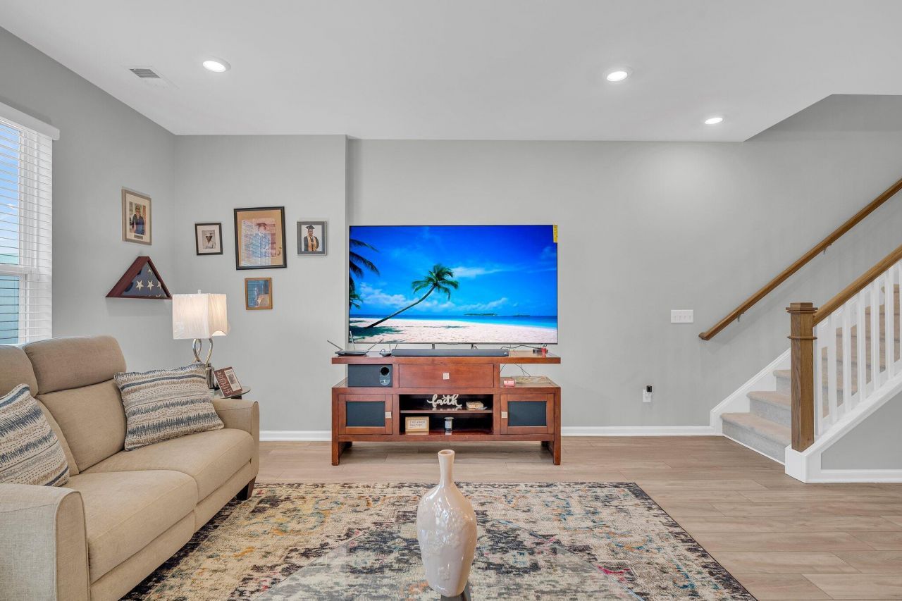 396 Painted Lady Lane Photo 11