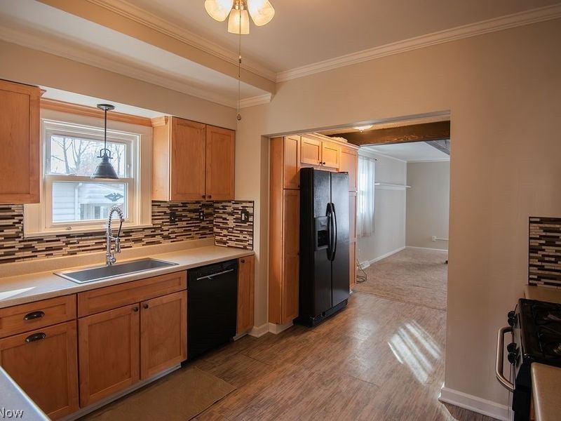 84 S Hazelwood Avenue, Youngstown, OH 44509 Photo 9