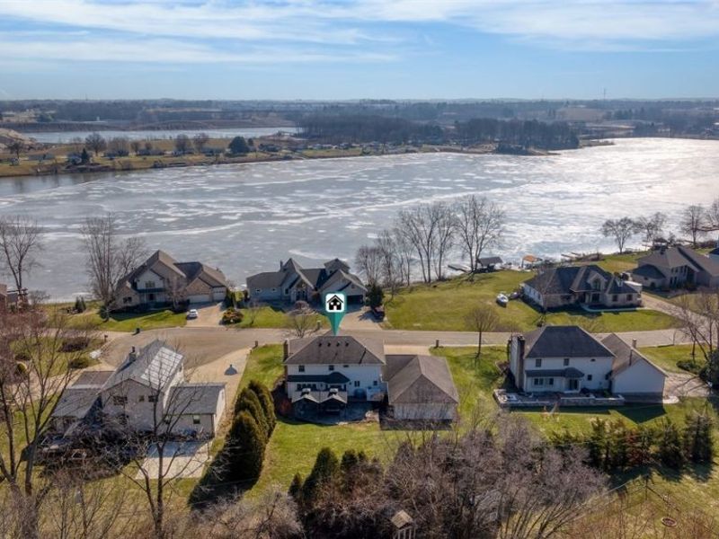 5229 Violet Knoll Avenue NE, Canton, OH 44705 Photo 2