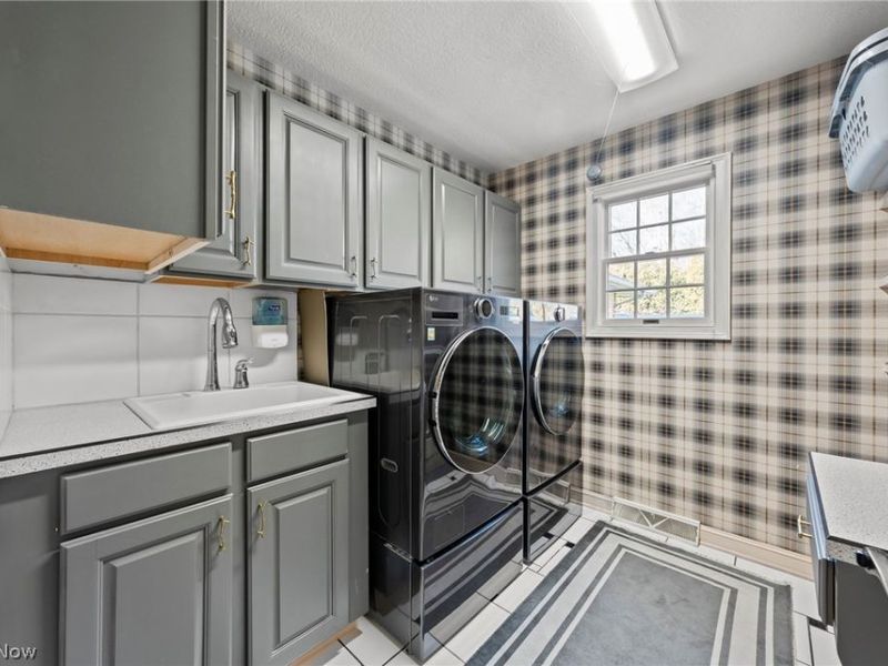 5229 Violet Knoll Avenue NE, Canton, OH 44705 Photo 32