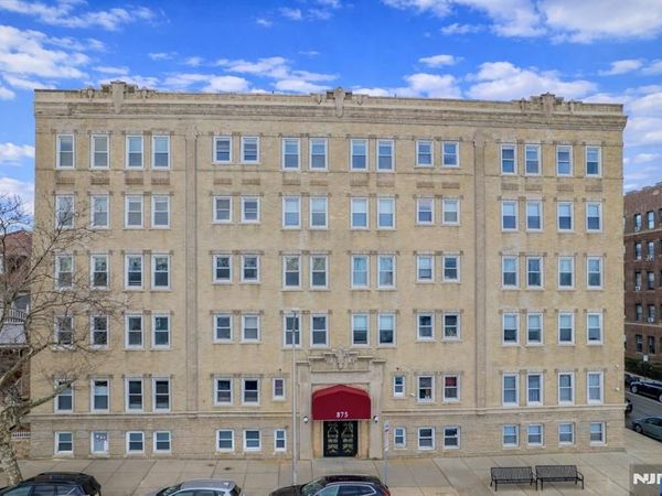 875 Boulevard E 35, Unit 35, WEEHAWKEN, NJ 07086