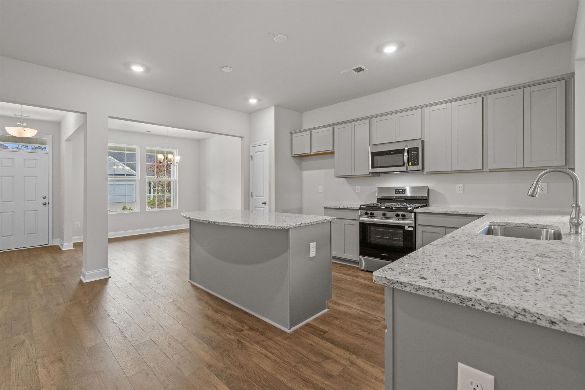 2911 Spain Ln. Photo 13