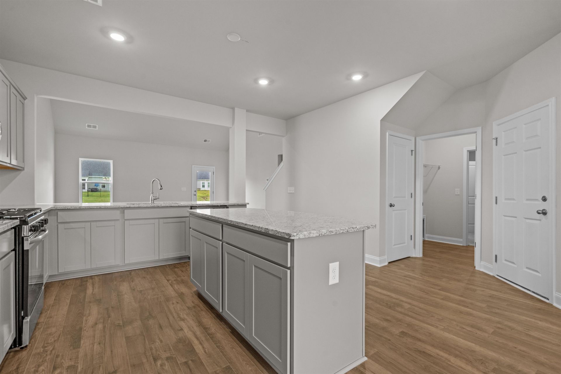 2911 Spain Ln. Photo 17